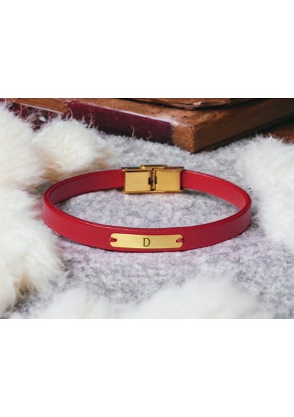 14 Ayar Plakalı Altın D Harfine Özel Dikdörtgen Motifli Kırmızı Derili Hediye BILEKLIK-548HARF