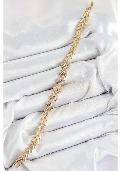 Pirinç Zirkon Taşlı Sıralı Ok Model Gold Renk Kadın Bileklik - Lisinya fiyatları