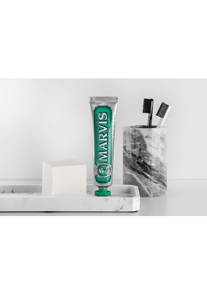 Beyazlatıcı Diş Macunu - Etkili Plak Temizliği, 2×85 ml, Nane Aromalı, Klasik ve Ekstra Ferahlatıcı