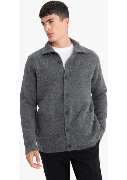 Standart Fit Balıkçı Yaka Düğmeli Cepli Triko Hırka E8396AX25CW fırsatları