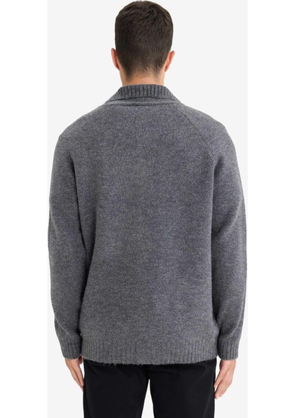 Standart Fit Balıkçı Yaka Düğmeli Cepli Triko Hırka E8396AX25CW