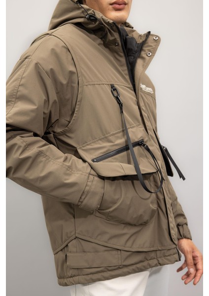 Regular Fit Baskı Detaylı Kapüşonlu Fermuarlı Cepli Mont C7309AX24AU fırsatları