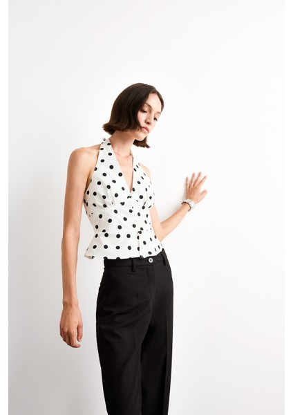 Fitted Boyundan Bağlamalı Puantiyeli Poplin Kolsuz Bluz F8228AX25AU indirimleri