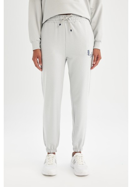 Fit Jogger Eşofman Altı NBA Los Angeles Lakers Oversize Geniş Kalıp Cepli Standart Boy C8105AX24AU fırsatları