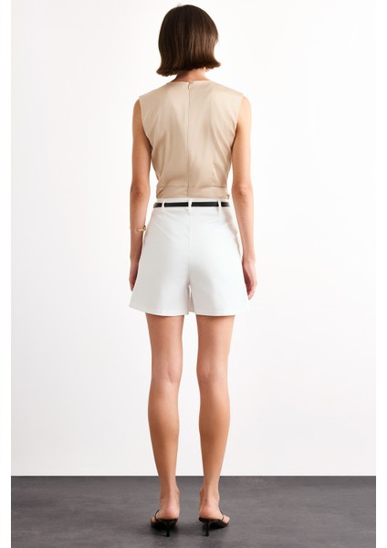 Yüksek Bel Kemerli Kısa Paça Beyaz Şort D2603AX25SM