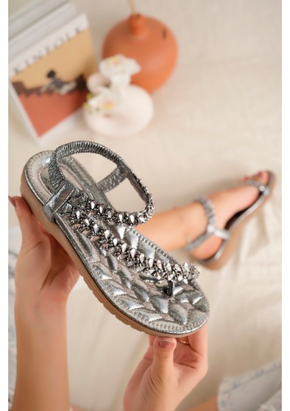 Beauty Kadın Parmak Arası Sandalet Suni Deri ve Poliüretan Taban ile Rahat Tasarım