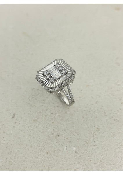 14 Ayar Altın Kalemli Taşlı Tektaş Baget Yüzük fırsatları