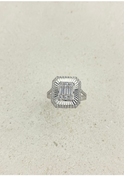 14 Ayar Altın Kalemli Taşlı Tektaş Baget Yüzük indirimleri