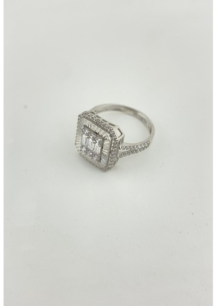 14 Ayar Altın Kalemli Taşlı Tektaş Baget Yüzük