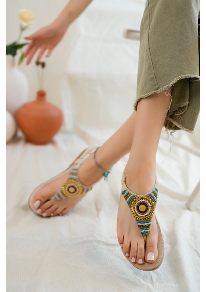 Helen Kadın Parmak Arası Sandalet Taşlı Detaylarla Şık ve Rahat Kullanım