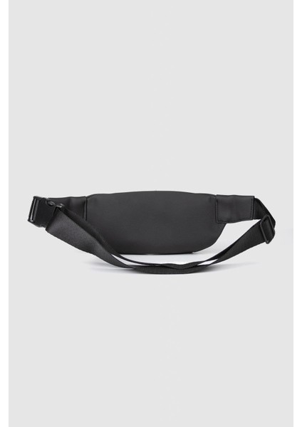 Şık Siyah Erkek Body Çanta, Şıklığınızı Tamamlayan Tasarım fırsatları