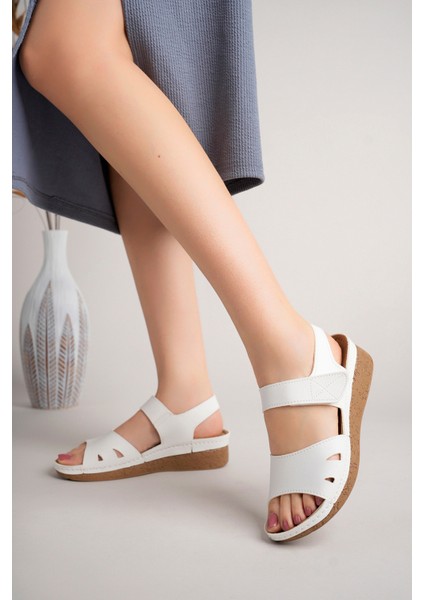 Gloria Anatomik Kadın Sandalet Ortopedik Bantlı Beyaz Malzeme ile Rahat Kullanım