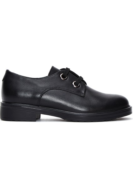 Kadın Siyah Bağcıklı Deri Oxford Ayakkabı 25AFD410318