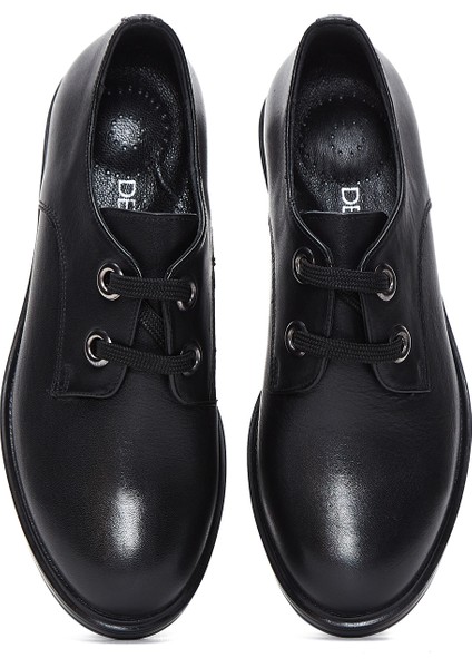 Kadın Siyah Bağcıklı Deri Oxford Ayakkabı 25AFD410318