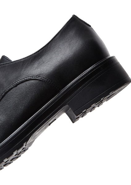 Kadın Siyah Bağcıklı Deri Oxford Ayakkabı 25AFD410318