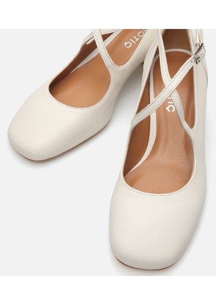 Kadın Deri Ekru Kalın Topuklu Ayakkabı fırsatları