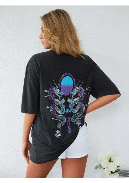 Kadın Koyu Gri Bisiklet Yaka Yarım Kol Ön ve Arka Baskı Detaylı T-Shirt