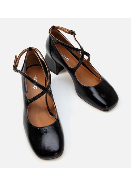 01AYH290540A100 HAKIKI Deri Siyah Kadın Kalın Topuk modelleri