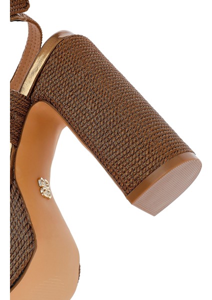 Kadın Bronz Bilekten Tokalı Yüksek Kalın Topuklu Platform Hasır Sandalet 25SFD4433M7