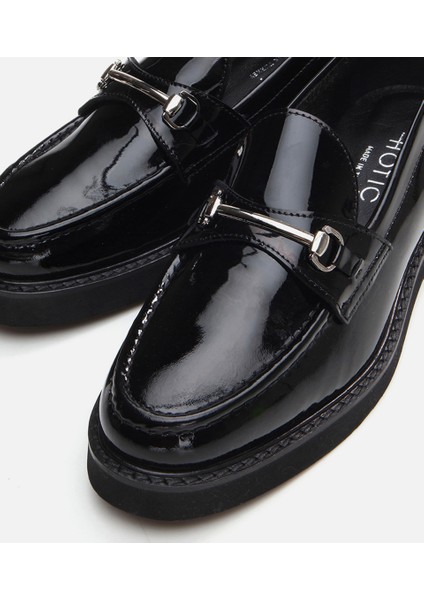 01Ayh291740A100 Deri Siyah Kadın Loafer fırsatları