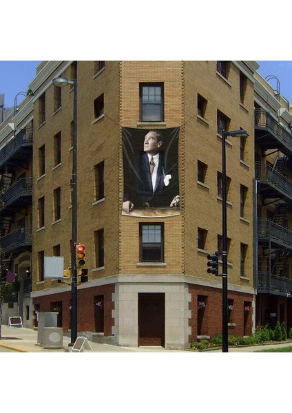 Göğe Bakan Atatürk Cephe Poster Bayrak 200X300CM -2x3 Metre
