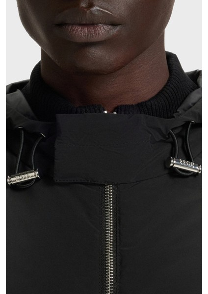 Regular Fit Kapüşonlu Yaka Logolu Cepli Ceket Erkek Ceket 50543137 001 fırsatları