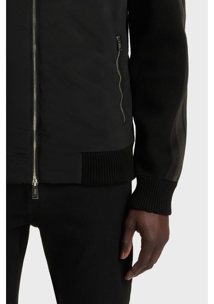 Regular Fit Kapüşonlu Yaka Logolu Cepli Ceket Erkek Ceket 50543137 001 indirimleri