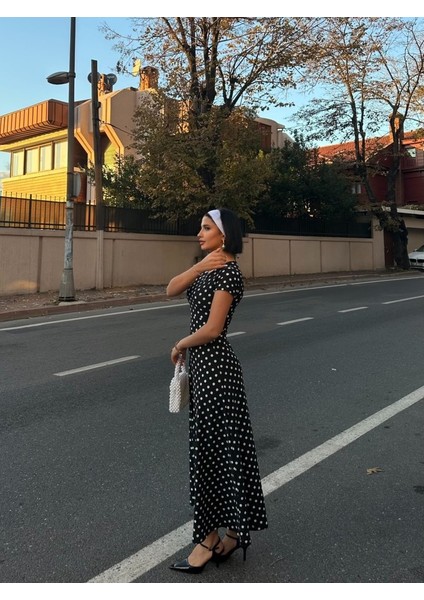 Kadın Siyah Puantiyeli Bisiklet Yaka Uzun Kloş Çan Modeli Elbise Kısa Kollu Viskon Elbise fiyatları