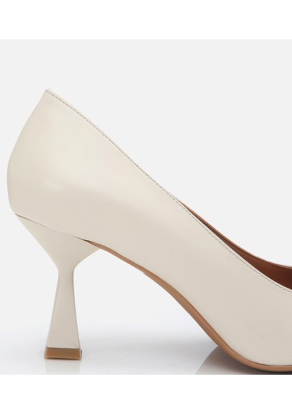 01AYH304140A400 Deri Ekru Kadın Stiletto modelleri