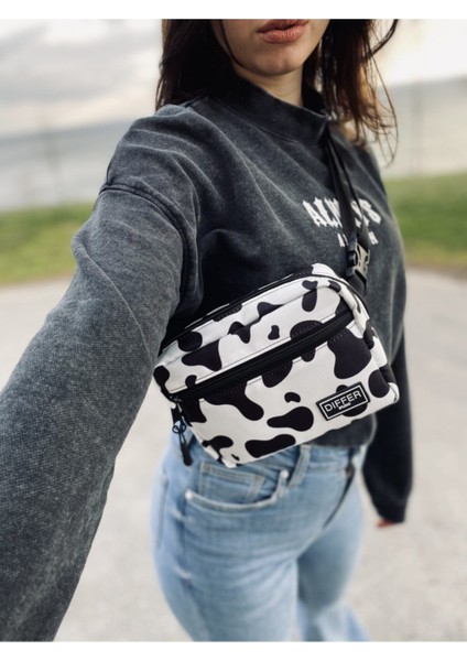 Inek Desenli Beyaz Bel ve Omuz Çantası, Şık ve Kullanışlı Aksesuar