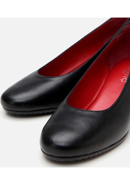 01AYH306250A100 KADIN Deri Siyah Dolgu Topuklu Ayakkabı modelleri