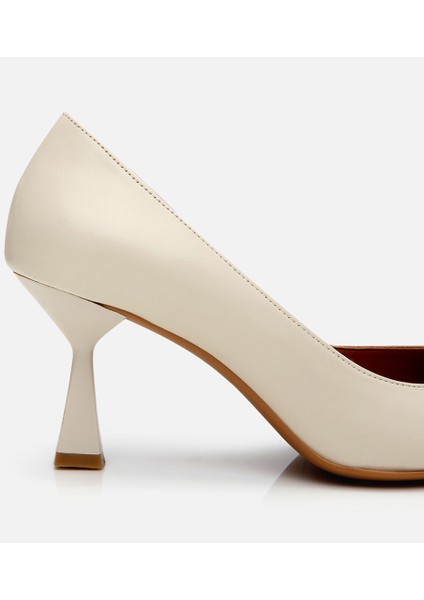 01AYH304210A400 KADIN Deri Ekru Orta Topuklu Stiletto modelleri