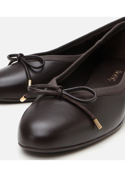 01AYH304800A480 KADIN Deri Kahve Topuk Detaylı Babet modelleri