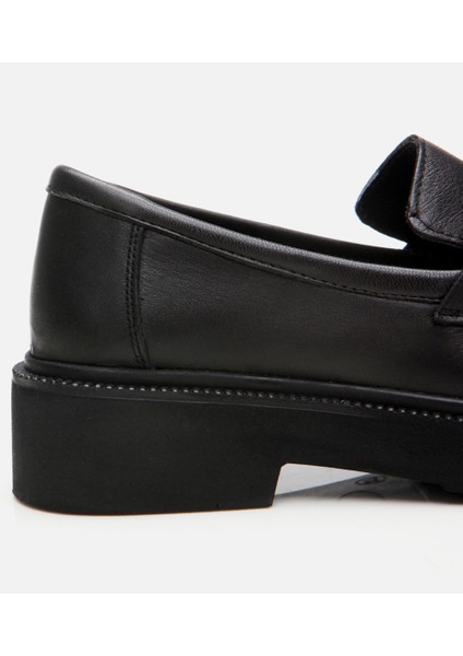 01AYH306700A100 Deri Siyah Kadın Loafer modelleri