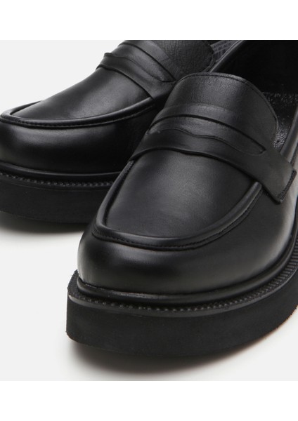 01AYH306700A100 Deri Siyah Kadın Loafer fırsatları