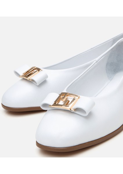 01AYH309040A900 KADIN Deri Beyaz Tokalı Babet modelleri