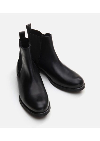 Deri Siyah Kadın Düz Bot modelleri