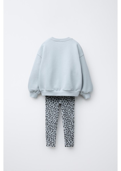 Kız Çocuk Pamuklu Buz Mavi Sweatshirt ve Leopar Desenli Tayt Takımı - Kalp Baskılı fiyatları
