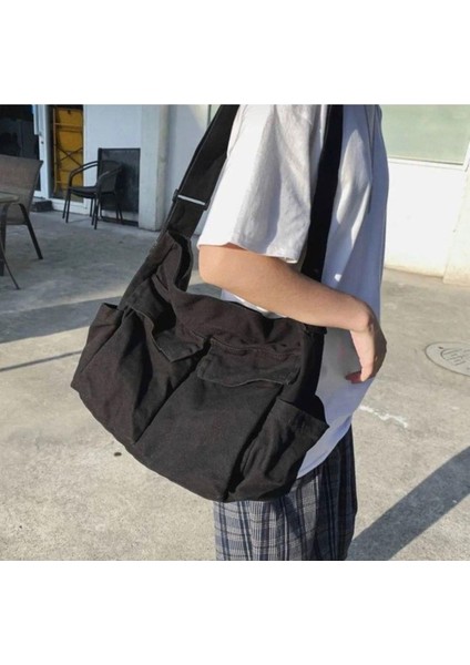 Y2K Unisex Postacı Çantası, Siyah, Şık ve Günlük Kullanıma Uygun