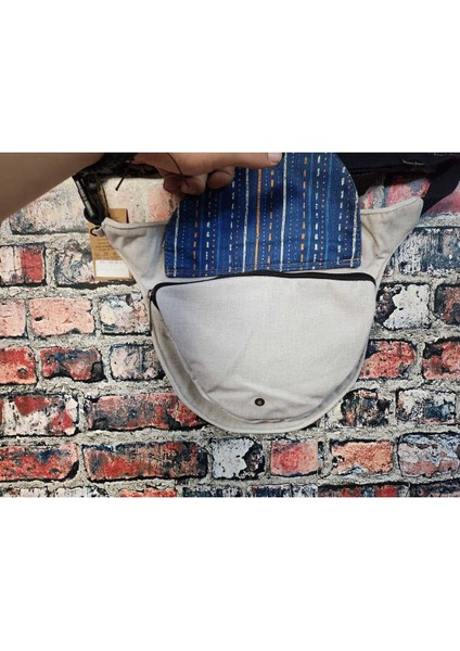 Renkli ve Şık Bel Çantası, Rahat Taşımak Için Ideal Bir Aksesuar fiyatları