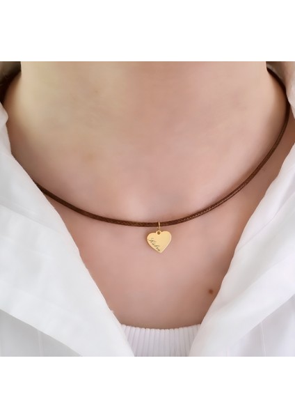 14 Ayar Plakalı Altın Kübra Ismine Özel Kahverengi Derili Kalp Figürlü Hediyelik KOLYE-550ISIM