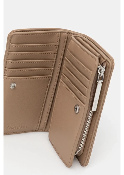 Calvın Kleın Kadın Cüzdan K60K613063-PAI modelleri