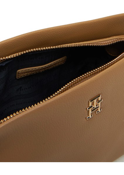 Tommy Hılfıger Kadın Omuz Çantası AW0AW17225-RBC modelleri