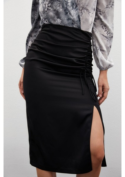 Büzgü Detaylı Saten Etek - Bej modelleri