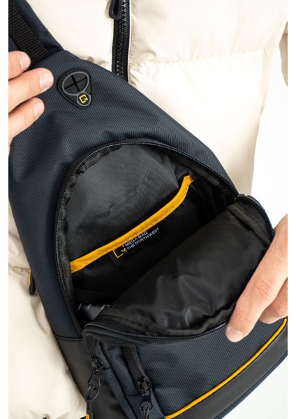 Yeşil Çapraz Ergonamik Erkek Çanta, Ayarlanabilir ve Şık Tasarım. fiyatları