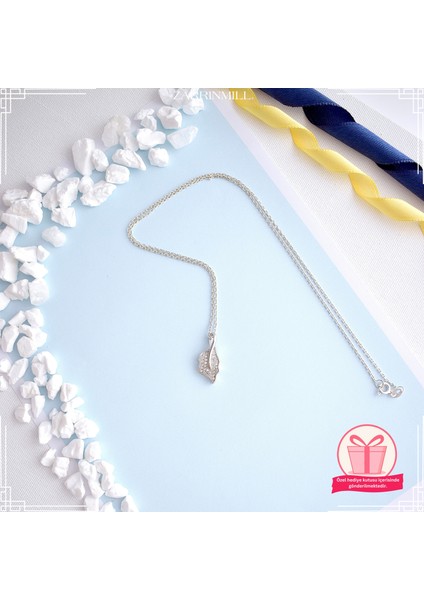 925 Ayar Gümüş Sonbahar Taşlı Yaprak Model Kolye Zirkon Taşlı Su Yolu Rodyum Kaplama