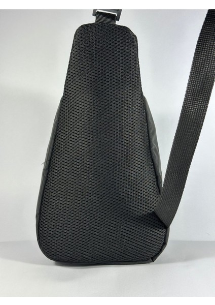 Siyah Su Geçirmez Çapraz Bel Çantası, Kullanışlı ve Şık Tasarım. fırsatları