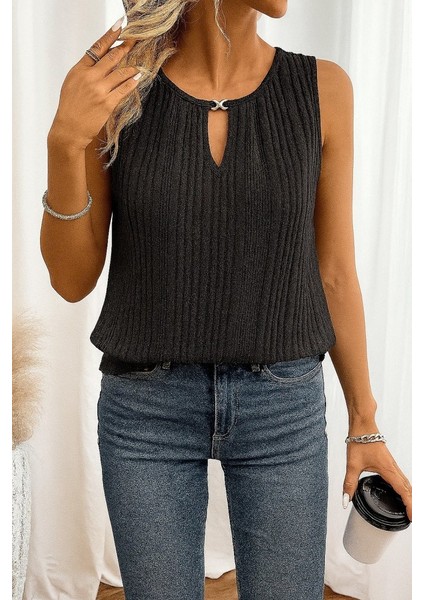 Kadın Sıfır Kollu Düğmeli Damla Yaka Detaylı Triko Bluz fiyatları