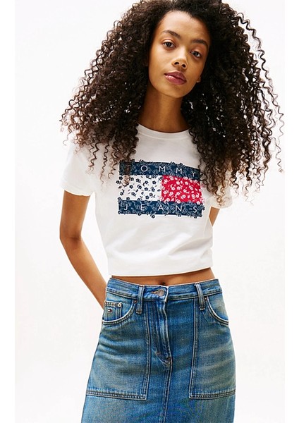Kadın Çiçekli Bayrak Desenli Beyaz T-Shirt DW0DW20897YBL fırsatları