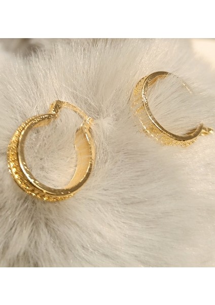 Gold Gösterişli Klips Küpe